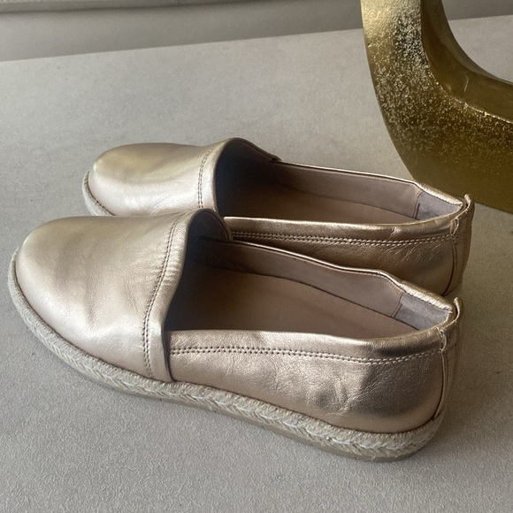 ABEO Isle Gold Metallic Leather Slip-on Walking Shoe Jute Wrap Sole Normcore - Picture 15 of 16